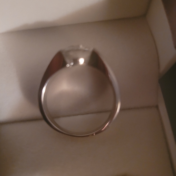 Doveggs Moissanite Ring - Picture 6 of 8